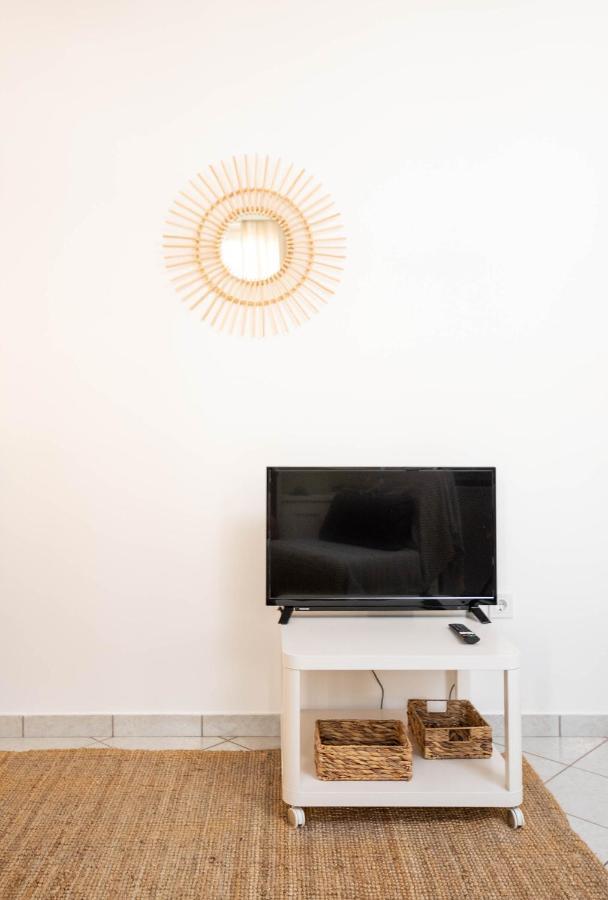 Pure Naxos - Central Complete Apartment Naxos City Exterior photo